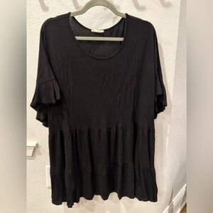 Black tiered flowy top